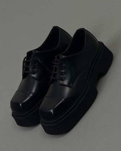 لوفر مردانه جلو تخت بالنسیاگا Balenciaga